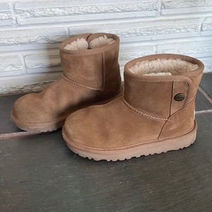EUC UGG Jona Boot Chestnut